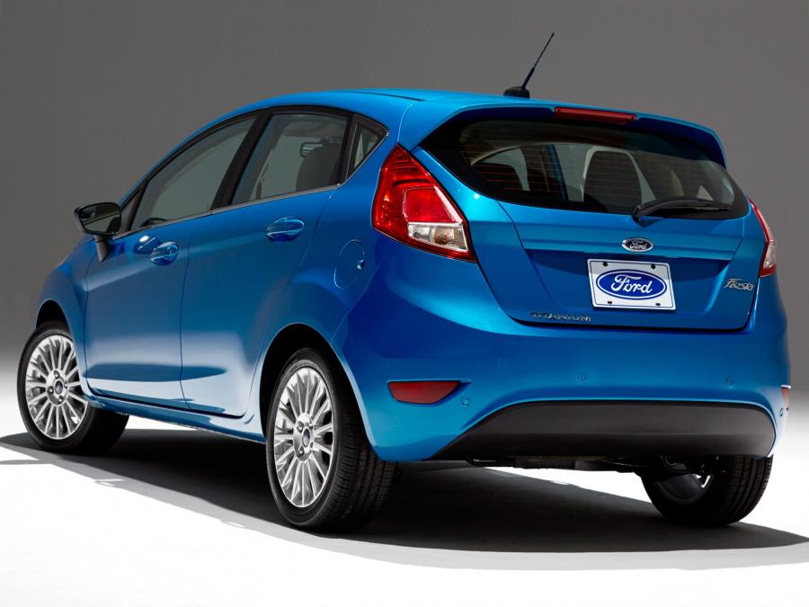  Ford Fiesta Titanium Hatchback 2013 года  (NA) (фото 3 из 28)